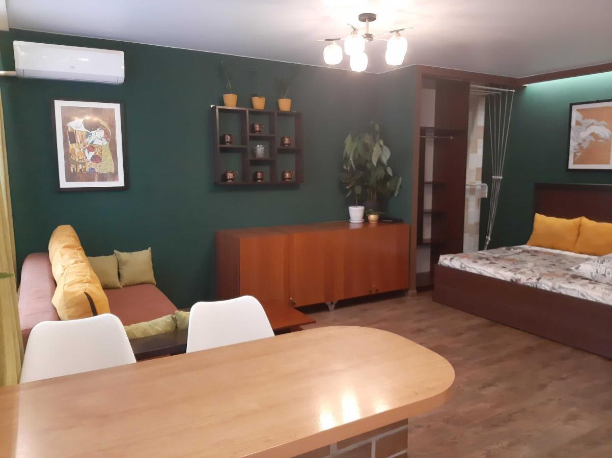 Проспект Победы 90 Černihiv Esterno foto